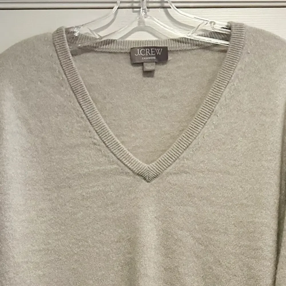 J Crew 100% Cashmere Relaxed V Neck Sweater BA394 Knit Fall 2023